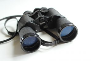 binoculars-354623_1920